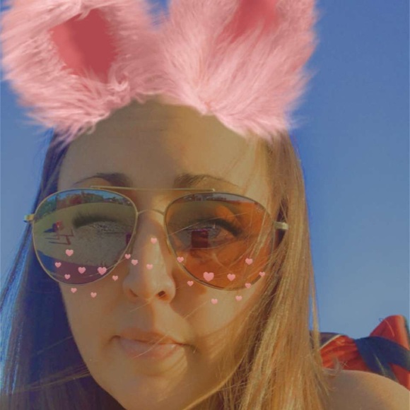 Profile Picture of Lindsey Hosack (@lindseyhosack) on Poshmark