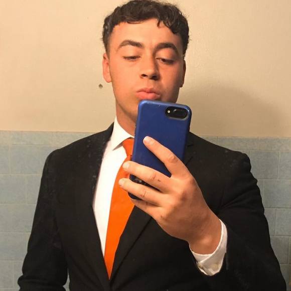 Profile Picture of Christian Cordova (@christiancor557) on Poshmark