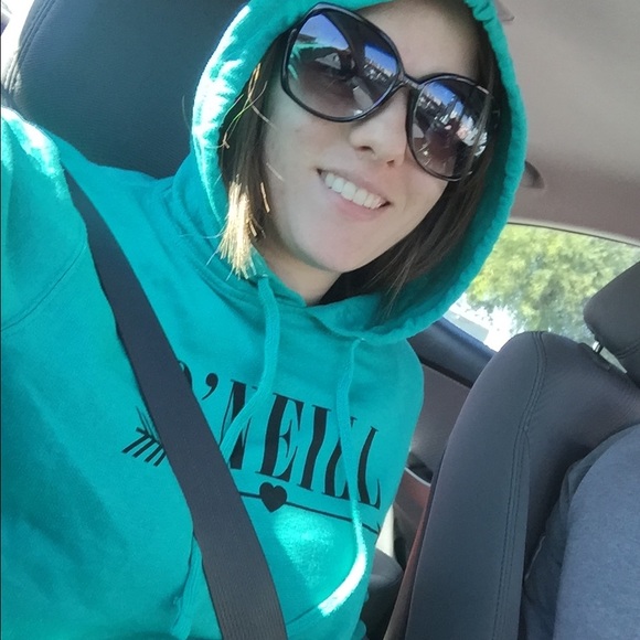 Profile Picture of Breana Deboer (@bljones38) on Poshmark