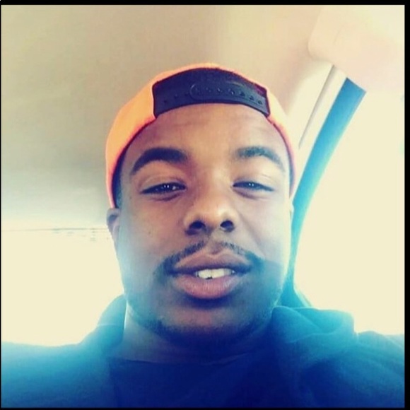 Profile Picture of Aaron Payne (@painaaron5) on Poshmark