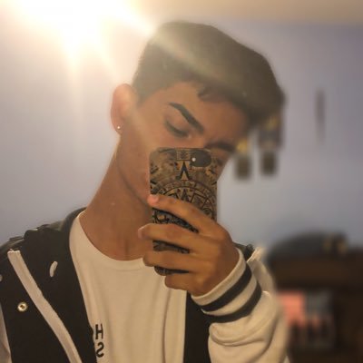 Profile Picture of Allen Louck (@allen_camarena) on Twitter