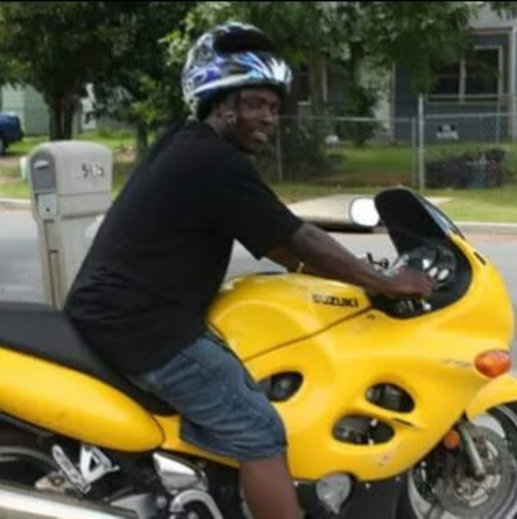 Profile Picture of Brandon Collier (@brandoncolli897) on Poshmark