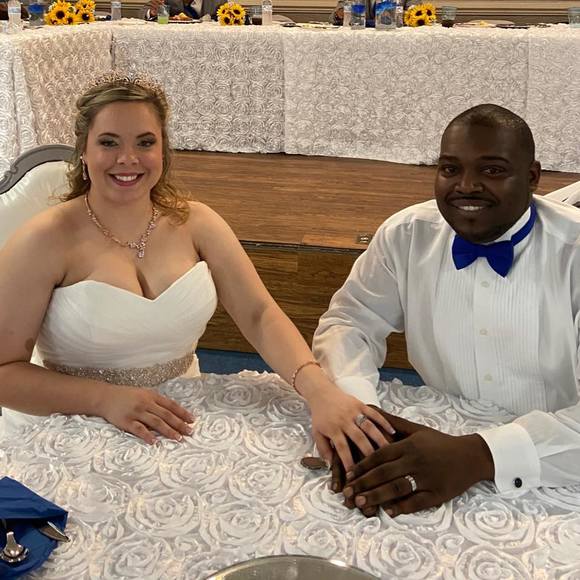 Profile Picture of Megan Bundrick (@megan_bun1631) on Poshmark