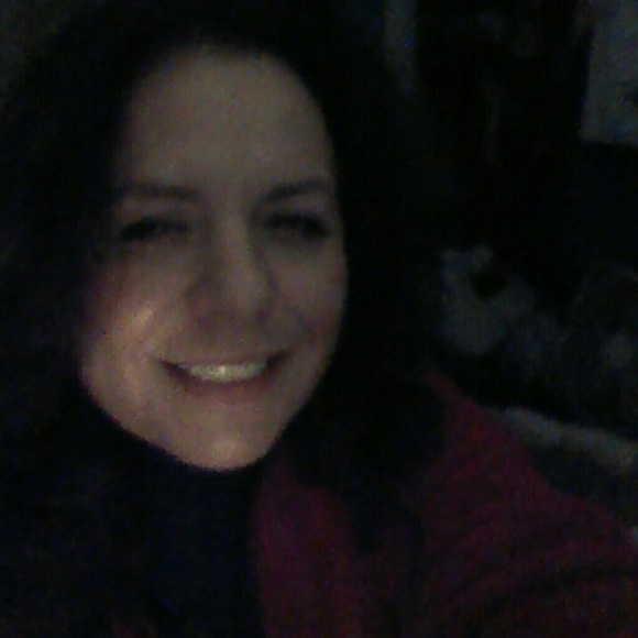 Profile Picture of Becky Dechene (@badec1) on Poshmark