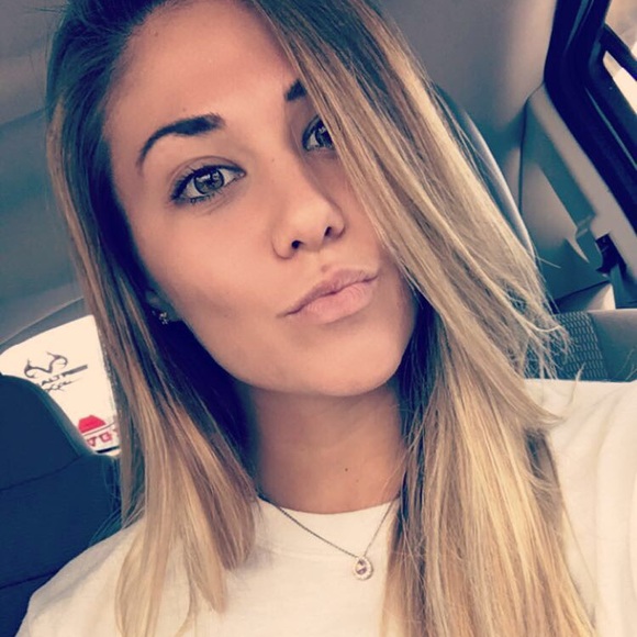 Profile Picture of Madison Cherek (@maddsscher) on Poshmark