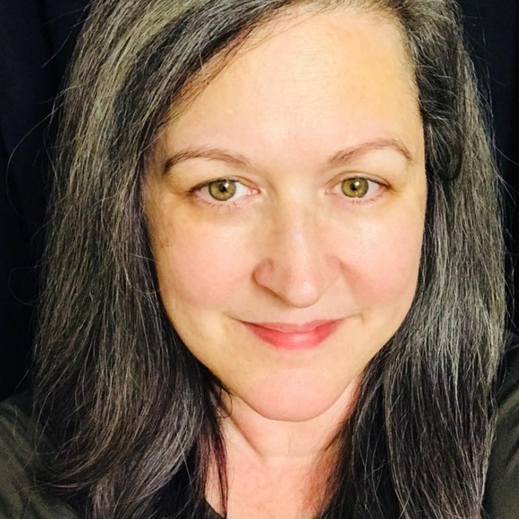 Cynthia Scimemi - Poshmark Profile Picture of Cynthia Scimemi (@dani52368) on Poshmark