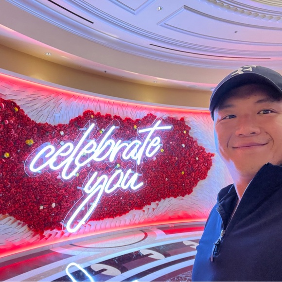Profile Picture of Richard Huang (@genieinjeans) on Poshmark