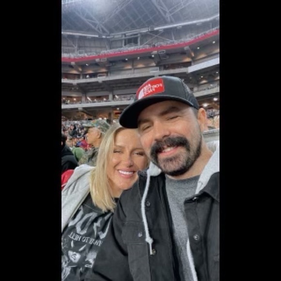 Profile Picture of Chris Silvius (@chrissilvi77) on Poshmark