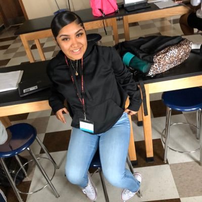 Profile Picture of Karen Alvarez (@karena16_) on Twitter