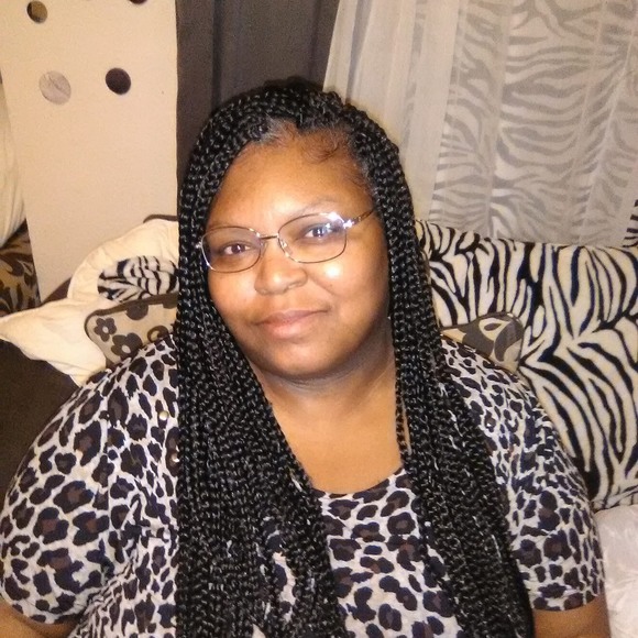 Profile Picture of Derinda Mccook johnson (@derindajohnson) on Poshmark