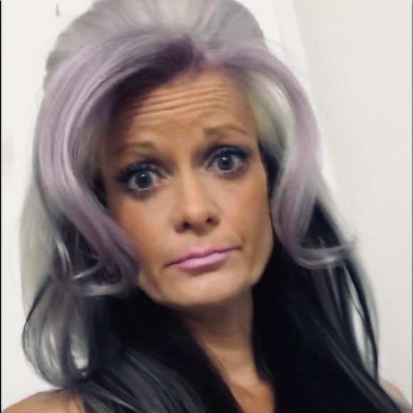 Nikki Holmes - Poshmark Profile Picture of Nikki Holmes (@nholmesis) on Poshmark