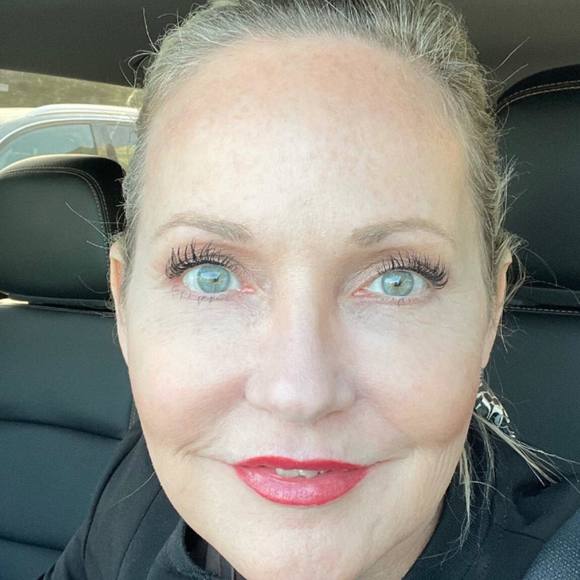 Profile Picture of Sheila Tweedt (@rtweedt) on Poshmark