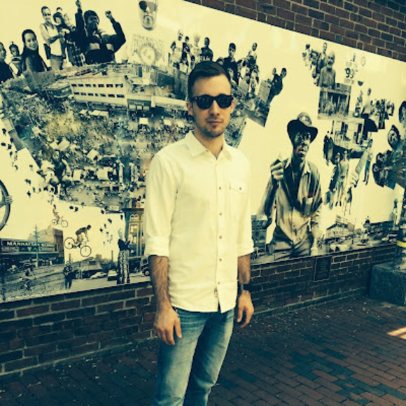 Profile Picture of Jonathan Sheldon (@jnthnshldn) on Poshmark