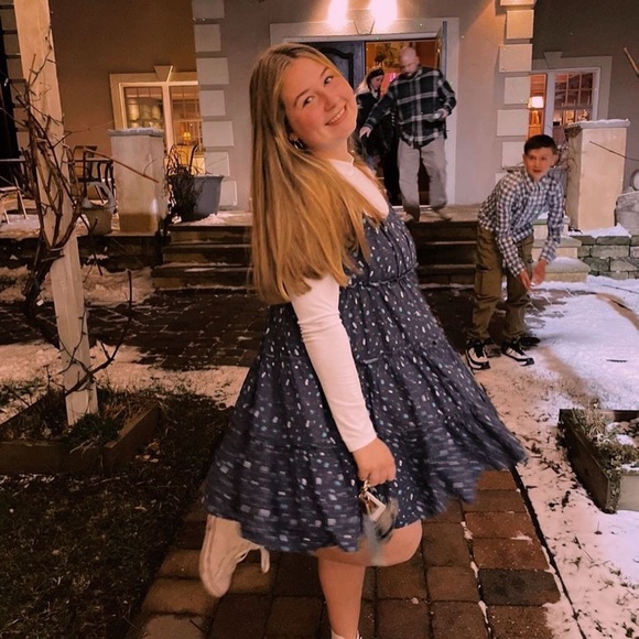 Profile Picture of Brooke Lupinacci (@brookelupinacci) on Poshmark