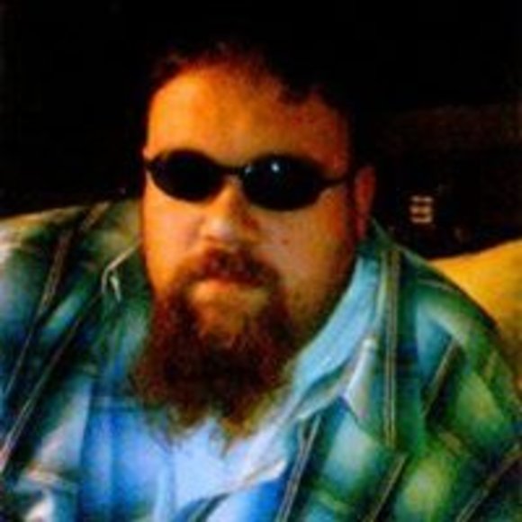 Profile Picture of Fernando Alfonso (@alf21742000) on Poshmark