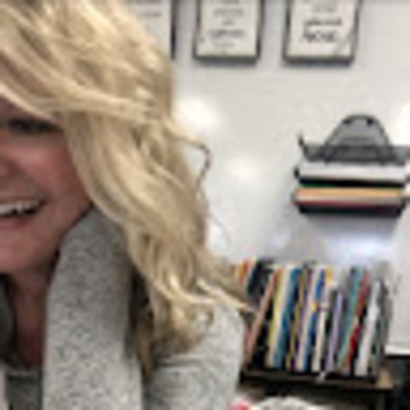 Profile Picture of Angie Ginder (@smaiginder) on Poshmark