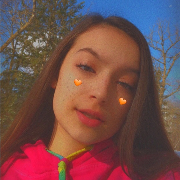 Profile Picture of Kyla Donner (@kyladonner03) on Poshmark