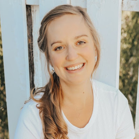 Profile Picture of Marlynda Droogsma (@marlydroogsma) on Poshmark