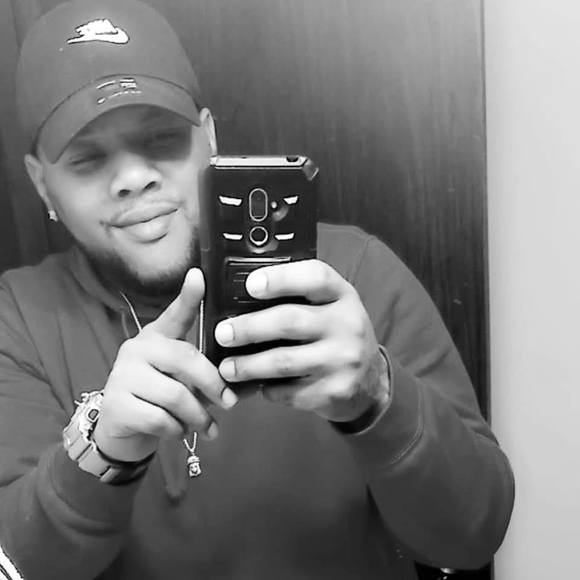 Profile Picture of Chris Haw (@chris_haw) on Poshmark