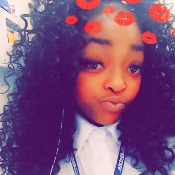 Profile Picture of Jannelle Moore (@jannellemoore45) on Poshmark