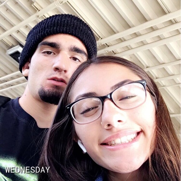 Profile Picture of Julianna Quesada (@juliilorrainee) on Poshmark