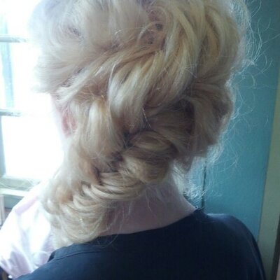Profile Picture of Carly Ackerman (@carlyackhair) on Twitter