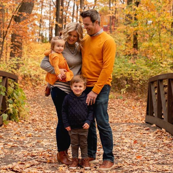 Profile Picture of Melissa Hackenmueller (@mhackenmueller) on Poshmark