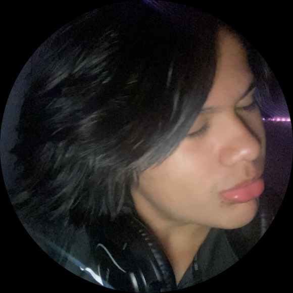 Profile Picture of Adam Rangel (@adam_r7) on Poshmark