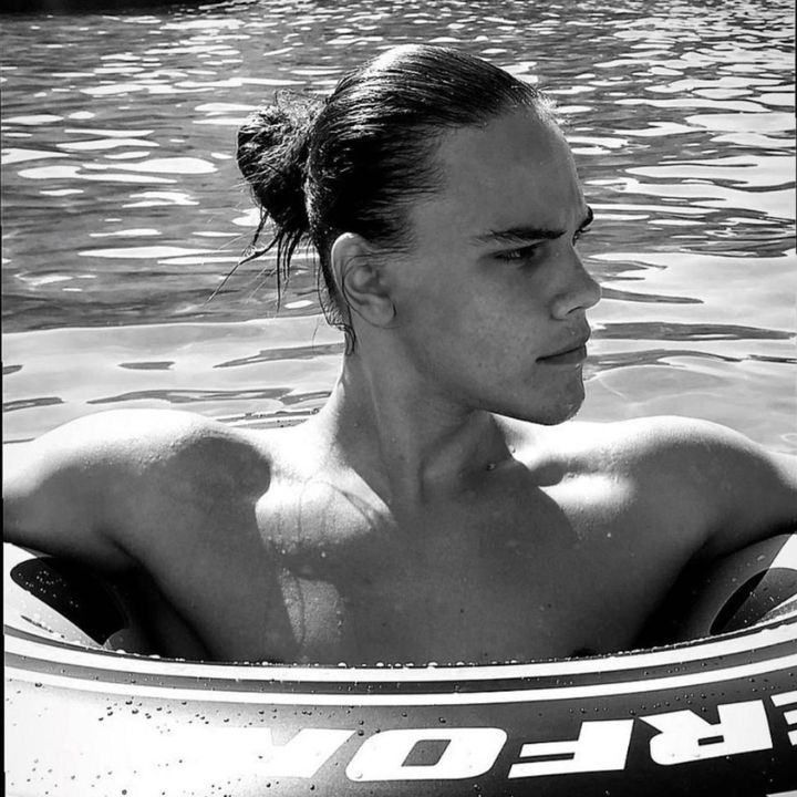 Profile Picture of Robert (@robertsurfer) on Tiktok