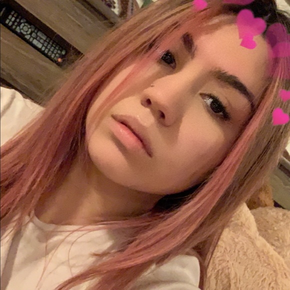 Profile Picture of Janely Marquez (@jnlymrqz) on Poshmark