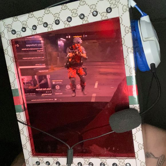 Profile Picture of Luis Arevalo (@jumpsm0ker) on Poshmark