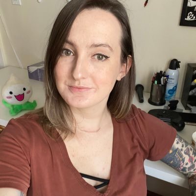 Profile Picture of Nicole Carpenter (@sweetpotatoes) on Twitter