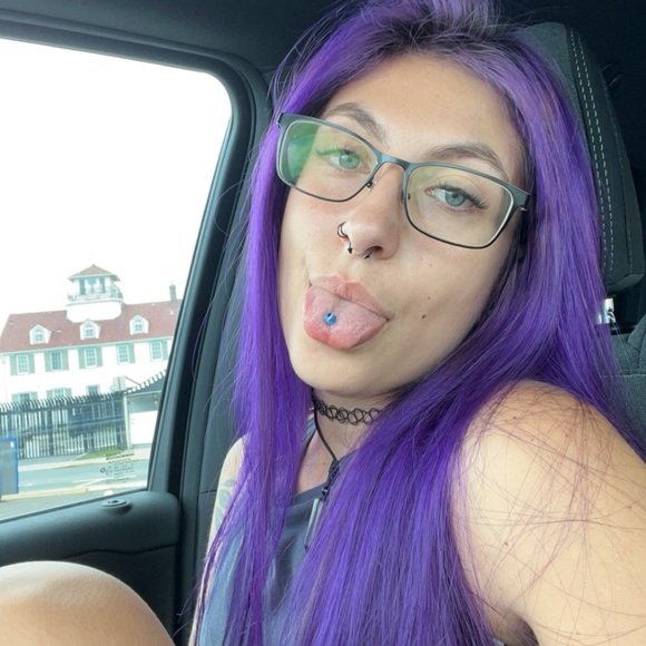 Profile Picture of Alexia Ballantyne (@alexiaballanty) on Poshmark