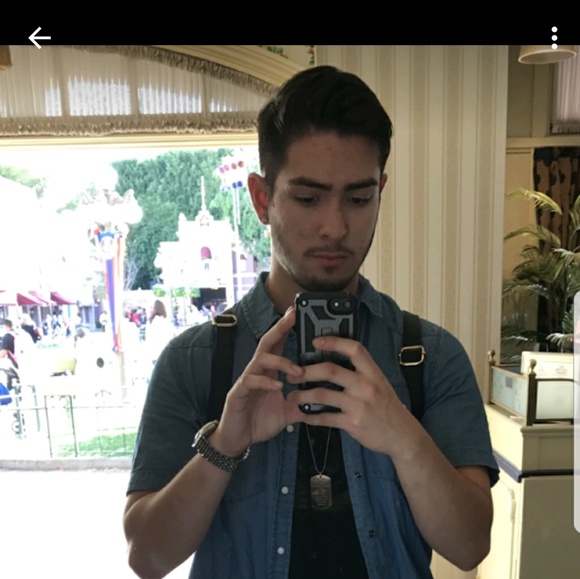 Profile Picture of Kevin Torres (@kevinrtorr) on Poshmark
