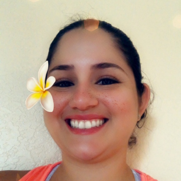 Profile Picture of Lillian Gonzalez (@lgonza41) on Poshmark