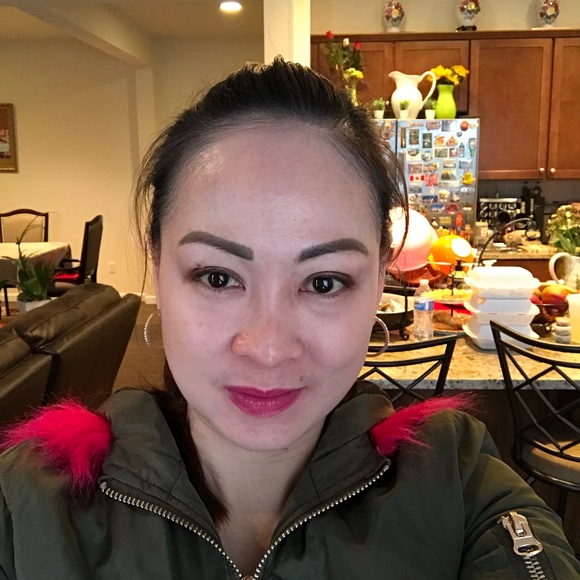 Profile Picture of Gemmabelle Manalo (@gemmabellem) on Poshmark