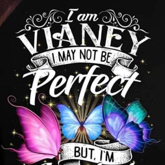 Profile Picture of Vianey Morales (@vianeymorales) on Poshmark