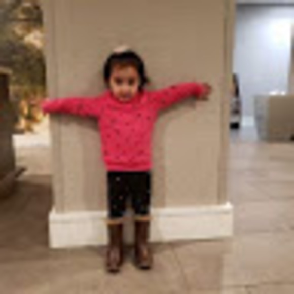 Profile Picture of Hina Kanjiani (@hinakanjiani) on Poshmark