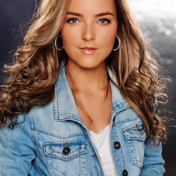 Profile Picture of Brianna Mellenberger (@brimellenberger) on Poshmark