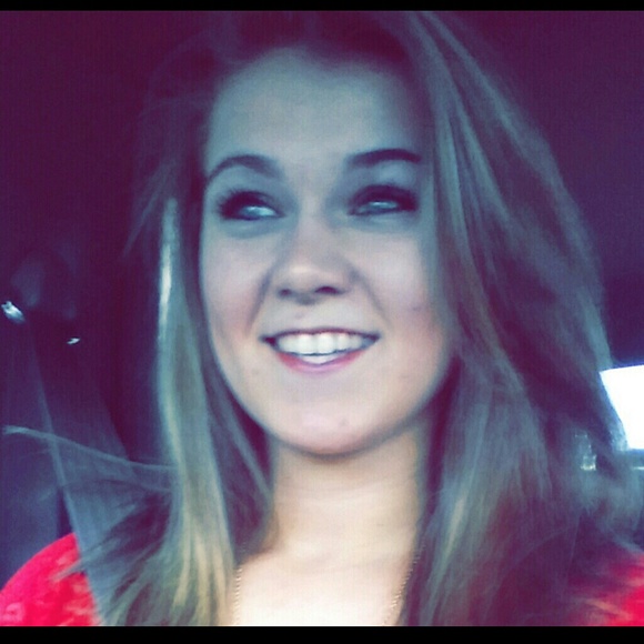 Profile Picture of Tabitha Hunt (@tabitha_hunt) on Poshmark