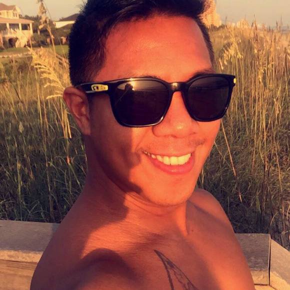 Profile Picture of Aaron Antonio (@aarona13) on Poshmark