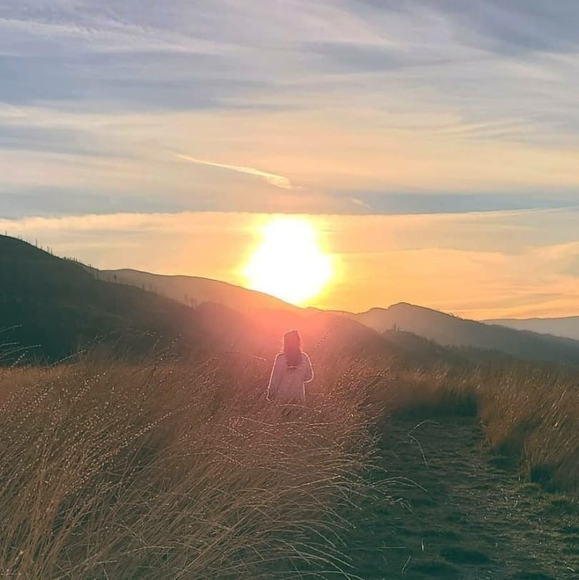 Profile Picture of Victoria Sinopoli (@vsmuart) on Poshmark