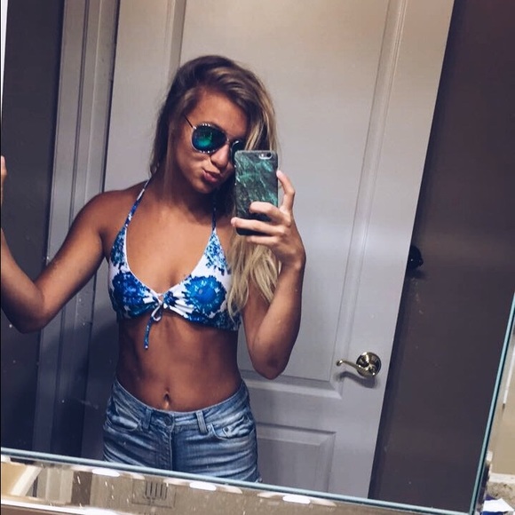 Profile Picture of Shylee Strasser (@shyleestrasser) on Poshmark