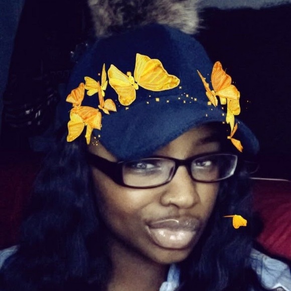 Renae Magras - Poshmark Profile Picture of Renae Magras (@naynay2774) on Poshmark