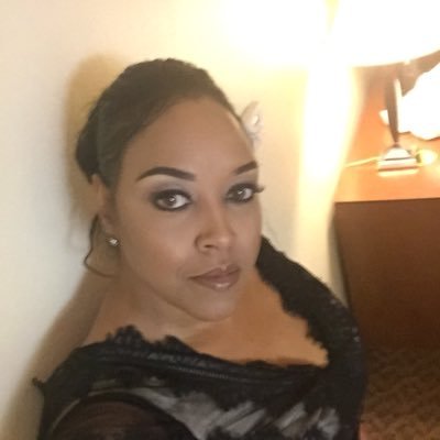 Profile Picture of April Brady Deck (@deck_april) on Twitter