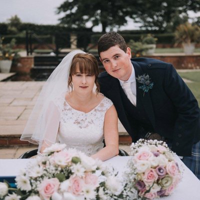 Profile Picture of Hollie Roberts (@Hols92) on Twitter