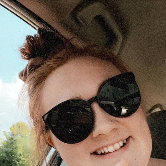 Profile Picture of Alexis Trottier (@lexi12tr) on Poshmark