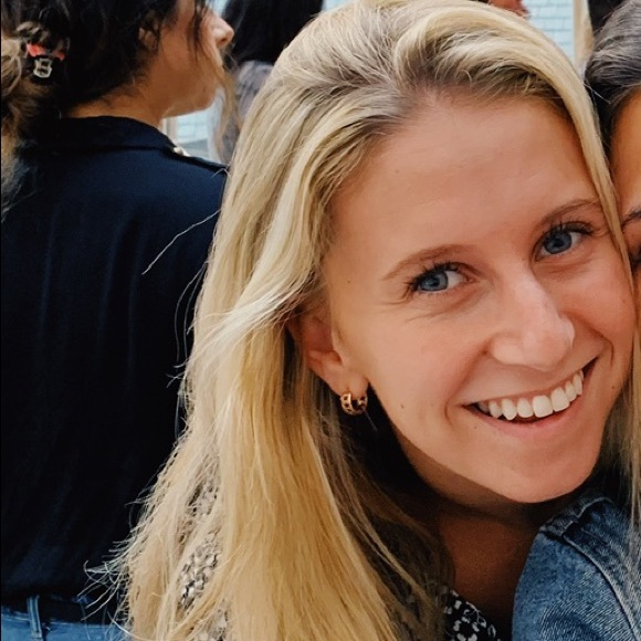 Profile Picture of Alexandra Lieberman (@alieberman1234) on Poshmark