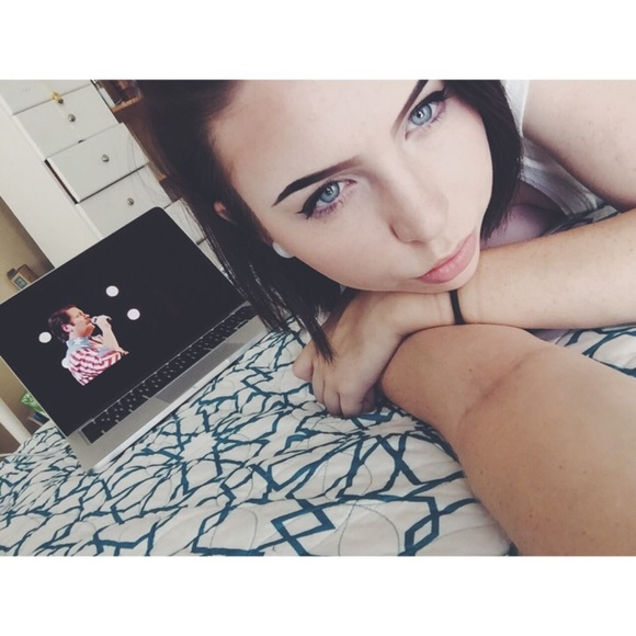 Profile Picture of Emma Keith (@xmmxkxy) on Poshmark