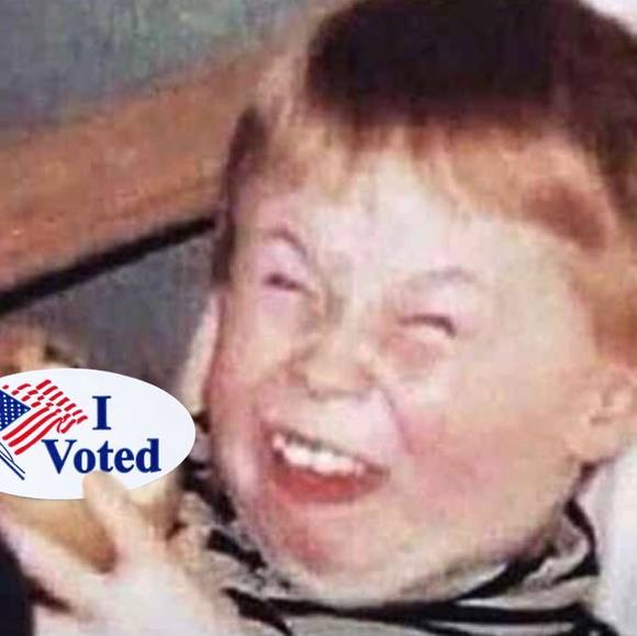 Profile Picture of Lisa Sanchez (@lisadodds19) on Poshmark